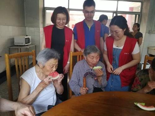 吃瓜娱乐圈爷爷奶奶,揭秘“吃瓜”爷爷奶奶的娱乐生活