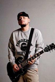 娱乐吃瓜鸭张震岳  第2张